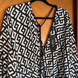 Boohoo Monochrome Geometric Pattern Dress